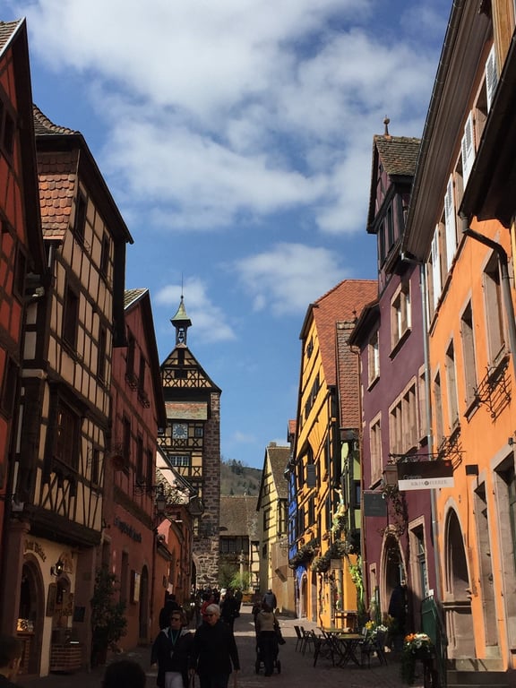 Міста у Франції, що надихнули творців "Красуні та чудовиська" - фото 1