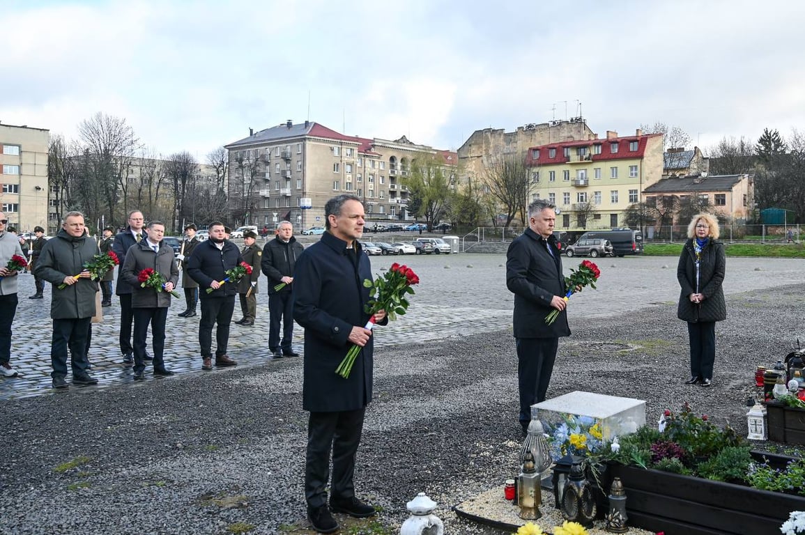 Міністр закордонних справ Нідерландів у Львові 12 квітня