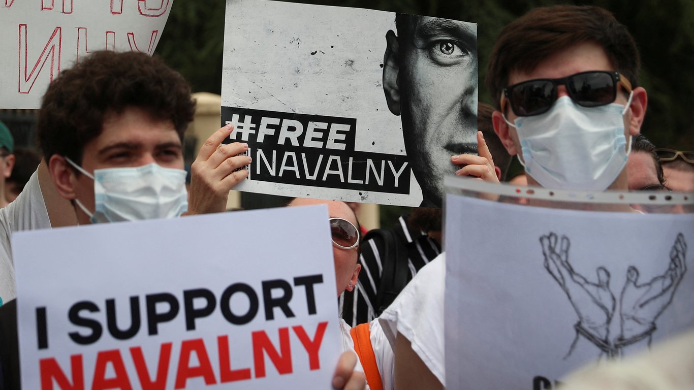 Акции в поддержку Навального в РФ: более сотни задержанных
