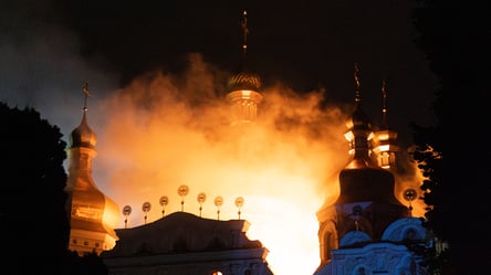 Удар по Києво-Печерській Лаврі: пошкоджена верхня частина будівлі - 304x171