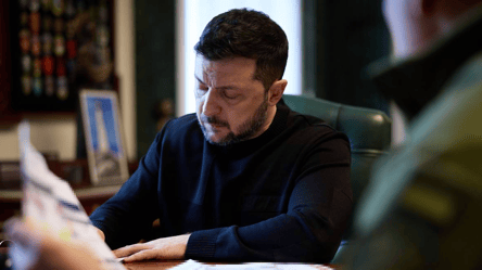 Зеленський пропонує Раді продовжити воєнний стан та мобілізацію - 285x160