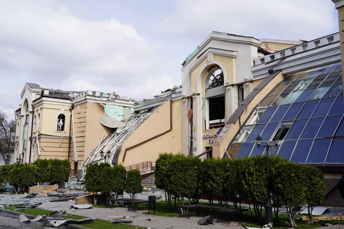 Наслідки обстрілу Сум 13 квітня