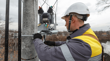 У Києві запровадили екстрені відключення світла після атаки РФ - 285x160