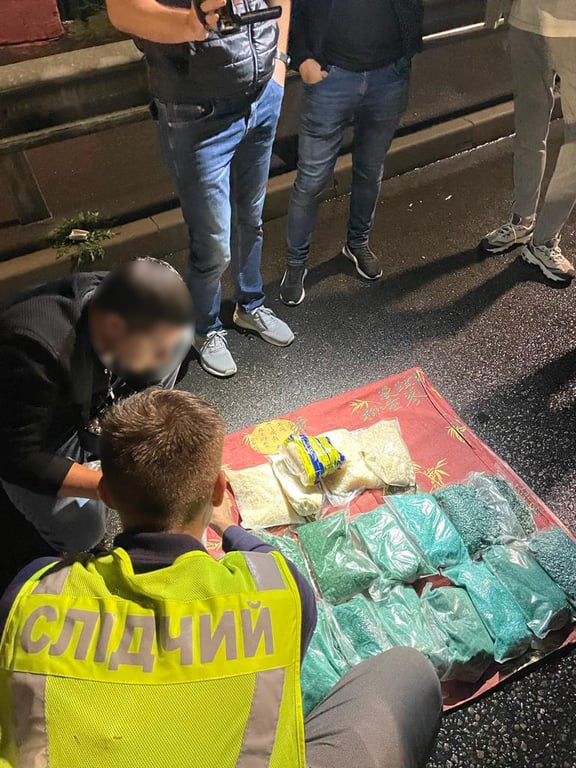 затримання наркодлків в Києві 