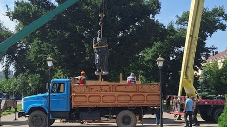 Декомунізація триває — на Одещині демонтували черговий пам'ятник російському генералу - 285x160