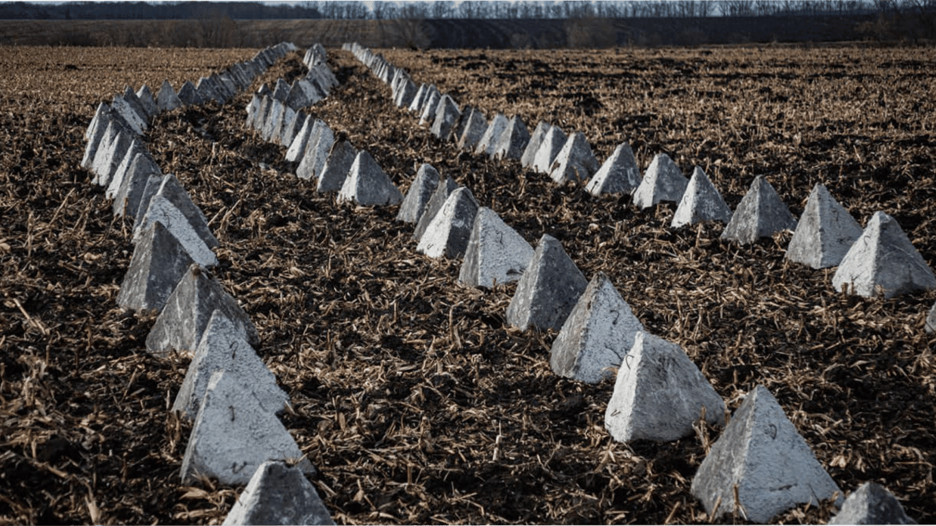Зеленский показал кадры возведение фортификационных укреплений в Украине