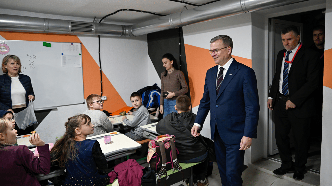 Боляче бачити: прем'єр Фінляндії про навчання у Києві під час атаки балістикою