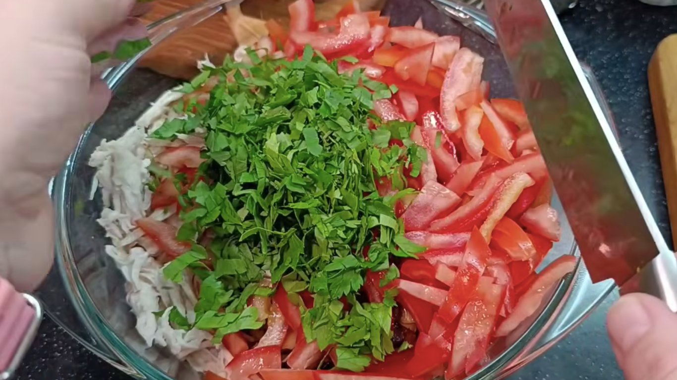 рецепт салату з баклажанами та куркою