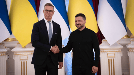 Зеленский обсудил со Стуббом залет дронов РФ в Польшу - 285x160