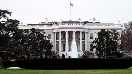 Белый дом ведет переговоры о пакете помощи Украине, — СМИ - 285x160