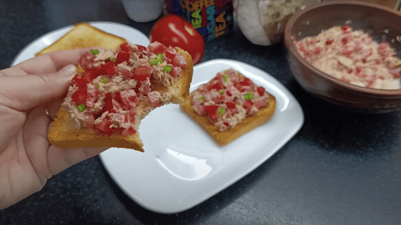 бюджетний сніданок із тунцем рецепт