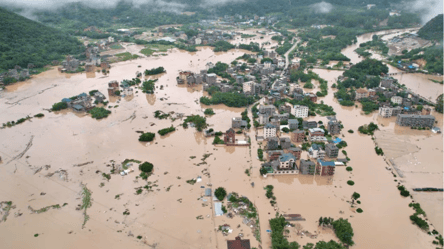 Юго-восток Китая затопило в результате тайфуна "Хайкуй" - 285x160