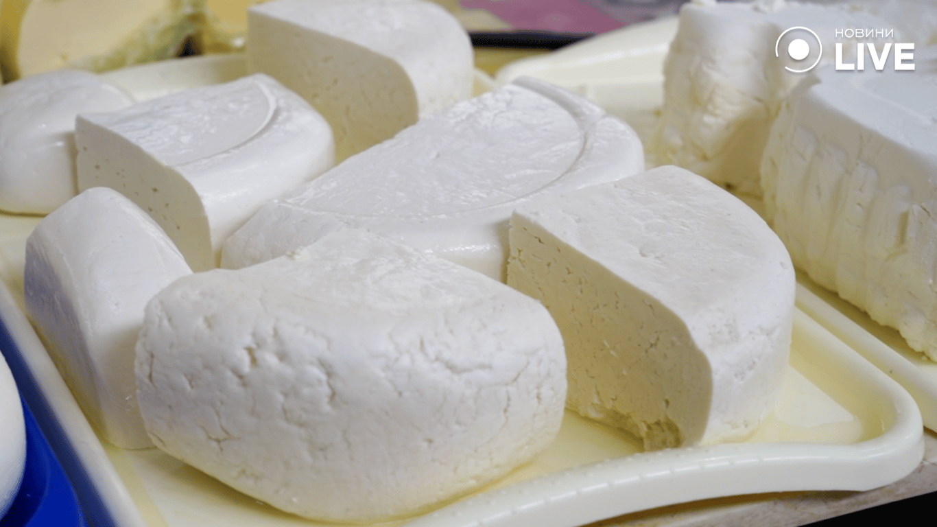 Коровяча бринза на Новому базарі