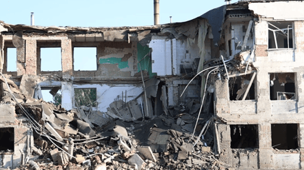 Атака РФ на швейную фабрику — видео последствий - 285x160