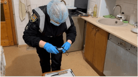 Ножем у груди — в Одесі батько вбив сина - 285x160