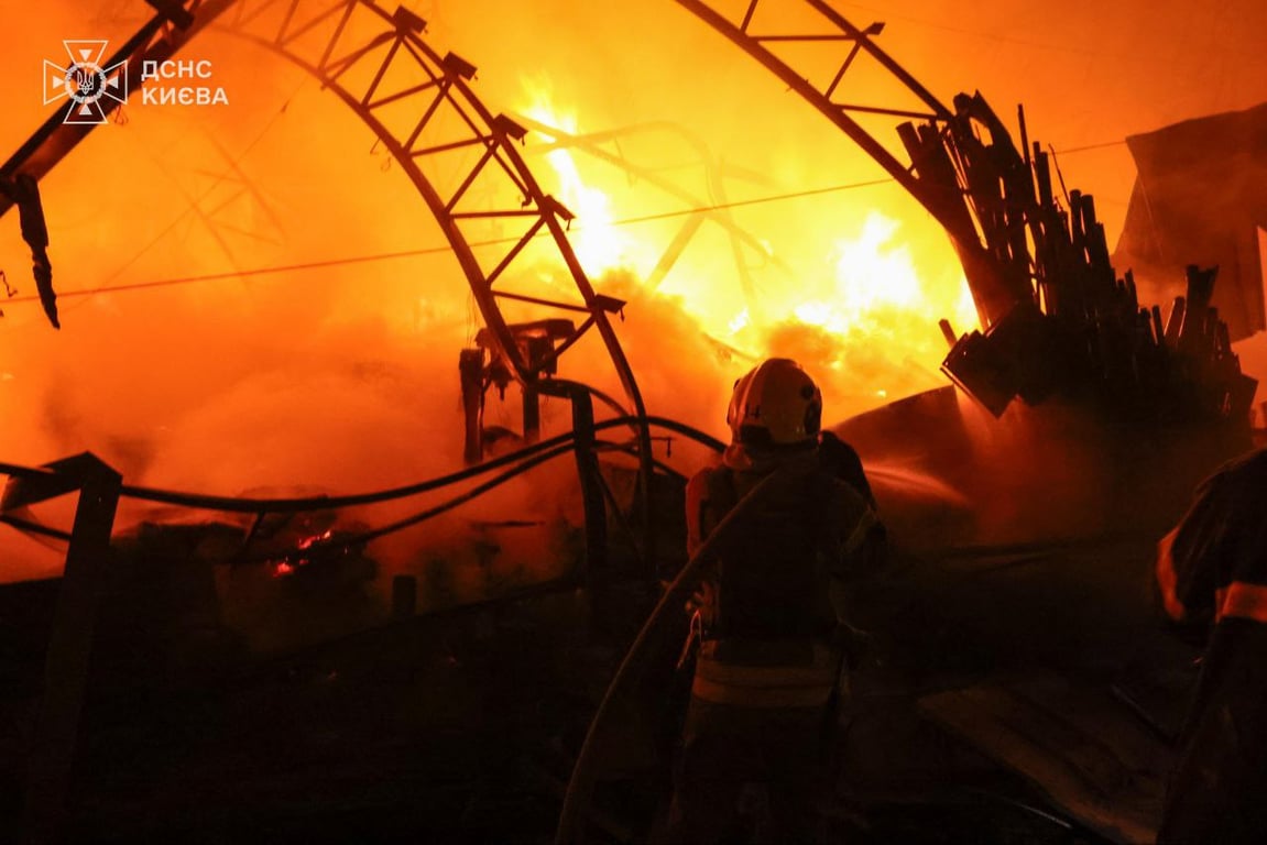 In which areas of Kyiv were there hits on October 23