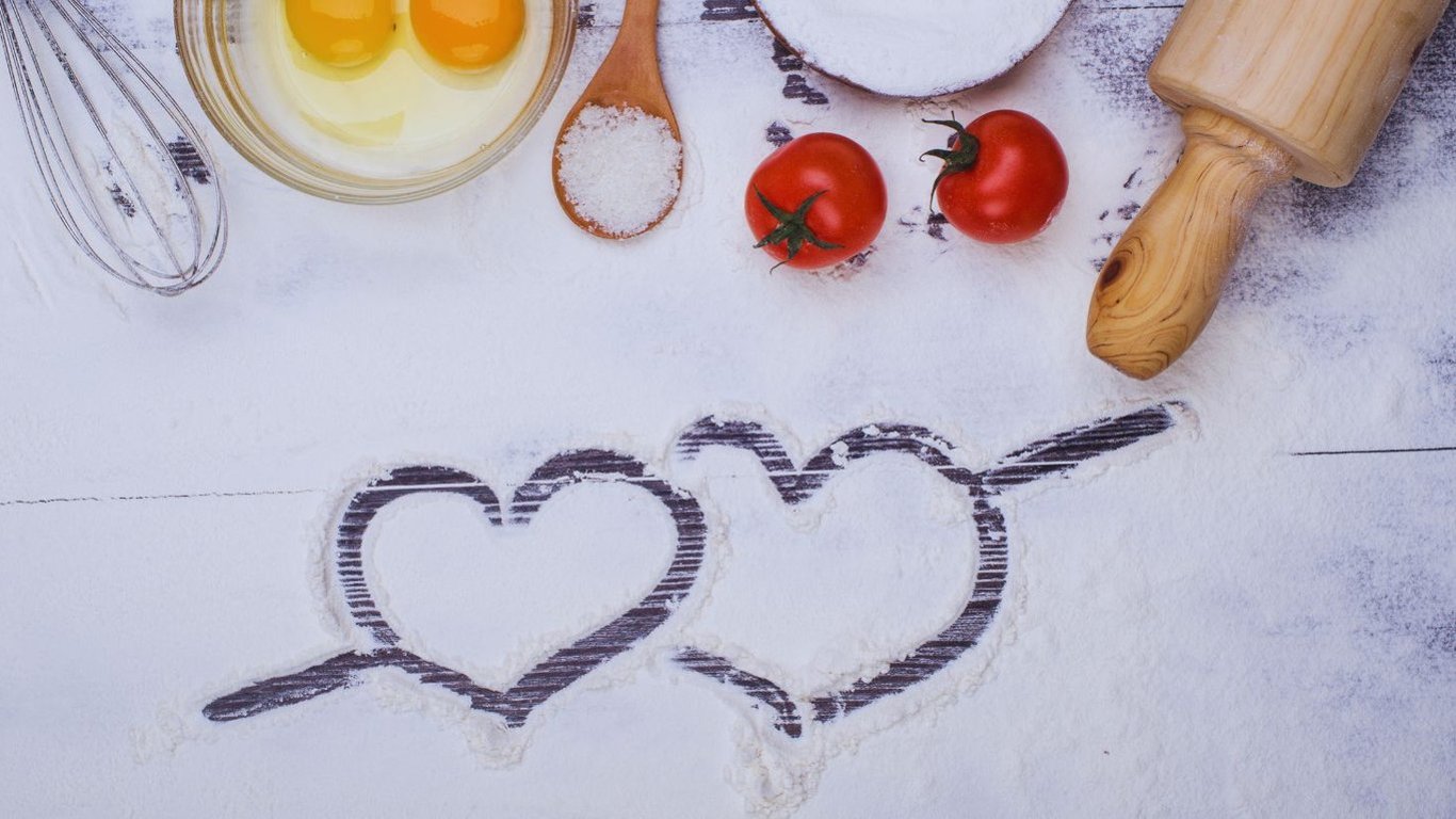 Романтический завтрак из яиц ко Дню влюбленных — видео рецепт