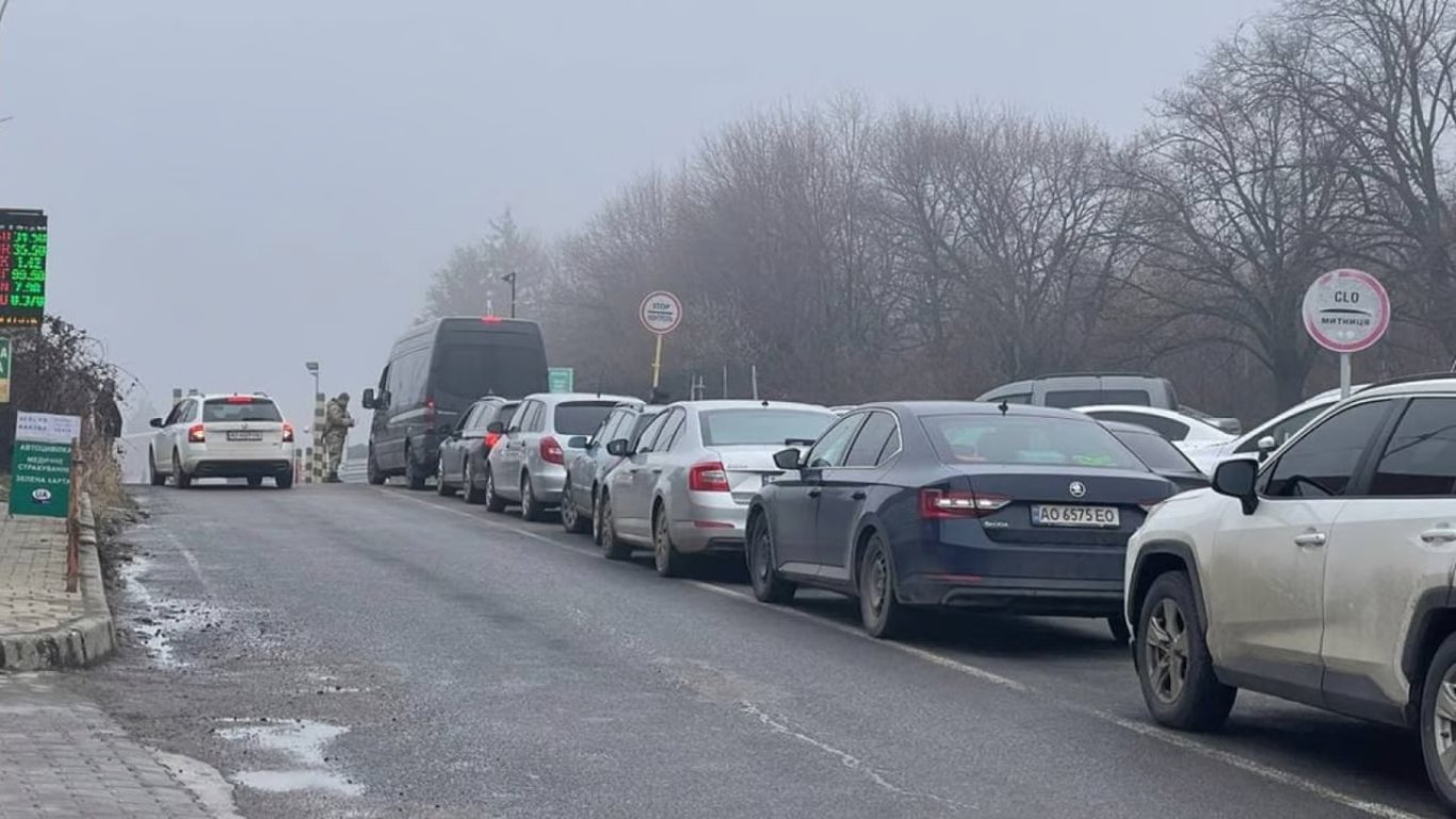 Очереди на границе Украины сегодня утром 13 марта