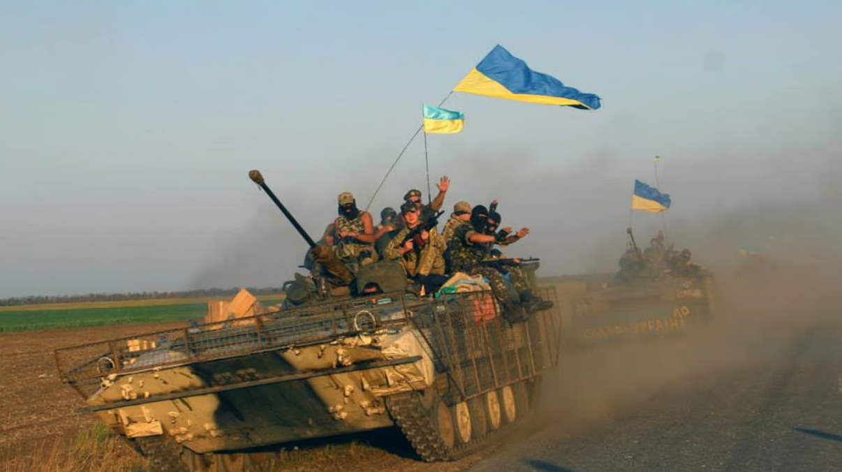 Воины ВСУ на танке