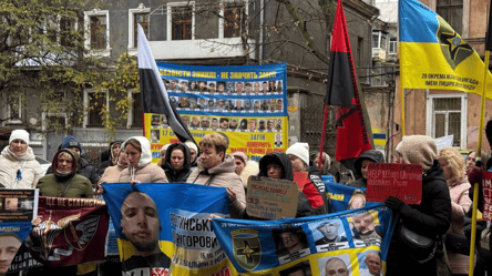 Акция возле Красного Креста в Одессе — что требуют люди - 290x166