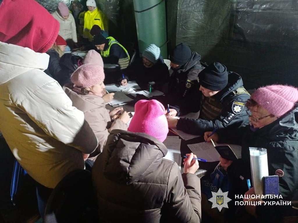 У Чернігові побільшало постраждалих на місці удару РФ по будинку - до відомо