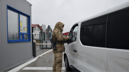 Очереди на границе Украины — на каких КПП труднее вовремя выехать - 285x160