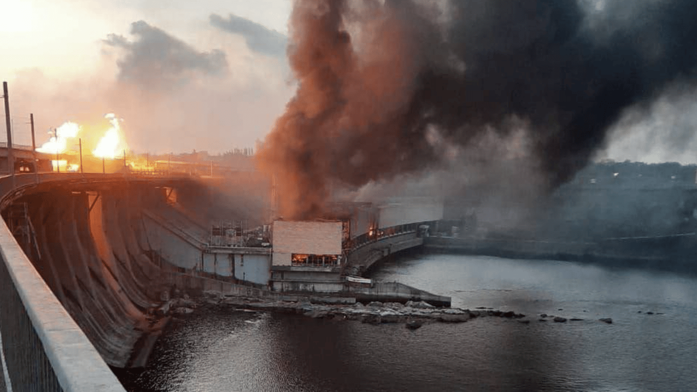 Оккупанты обстреляли крупнейшую в Украине ГЭС — какая там ситуация