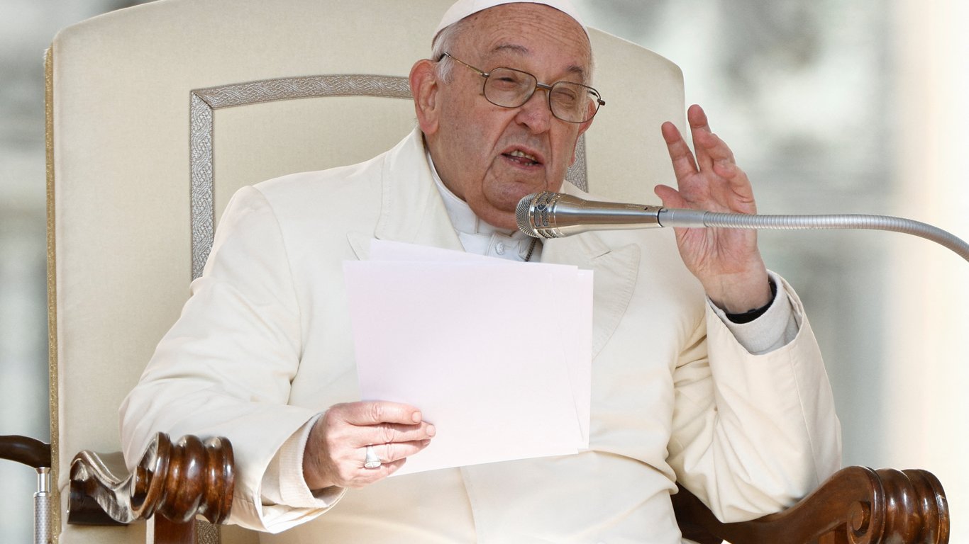 Папа Римский во время визита в Венгрию планирует "посодействовать миру" в Украине