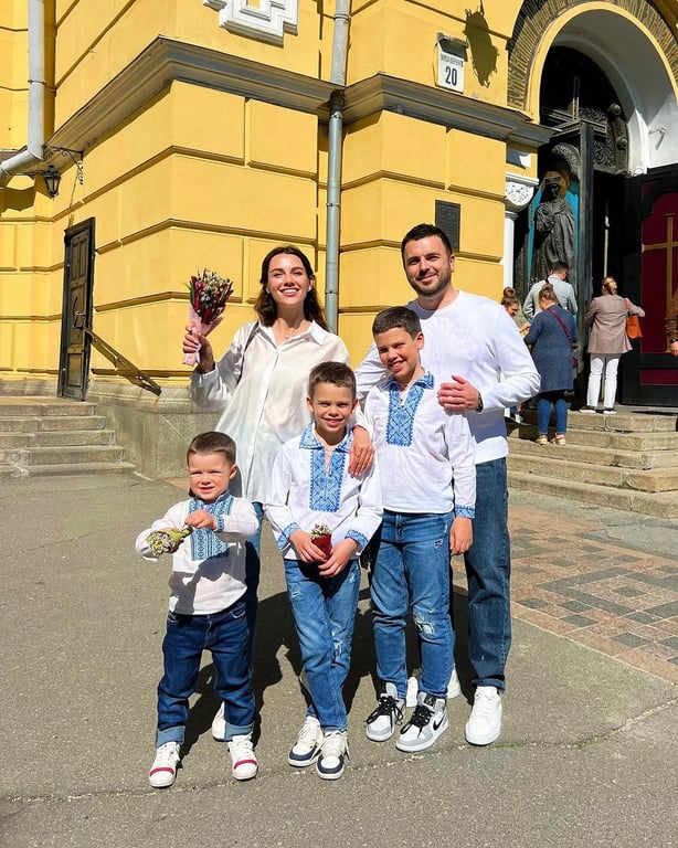 Григорий Решетник со своей семьей