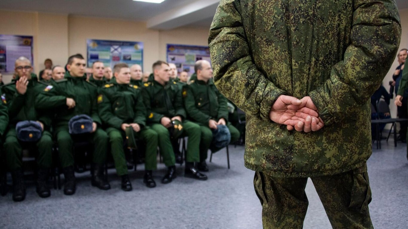 У Генштабі розповіли, як ворог намагається затягнути на війну строковиків із Криму