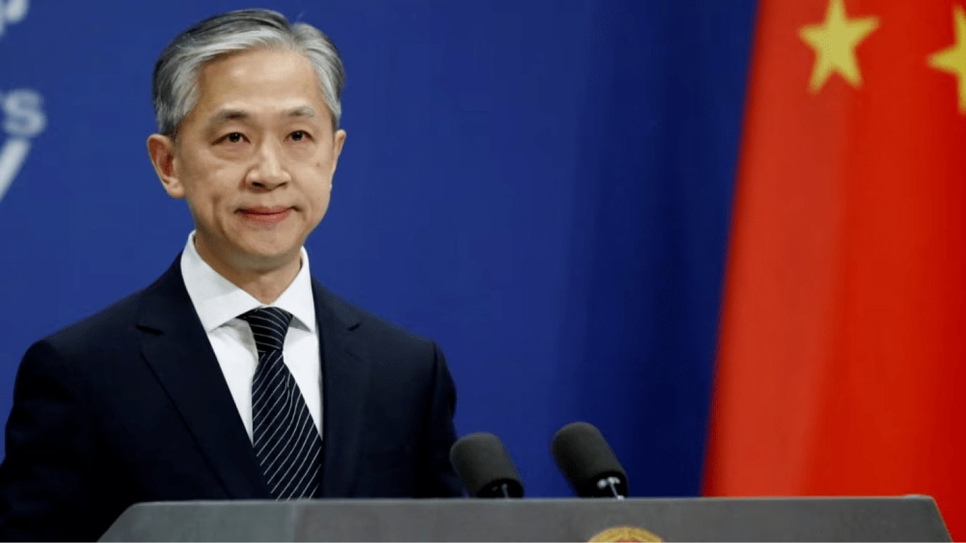 МЗС Китаю заявило, що країна не планує передавати зброю рф