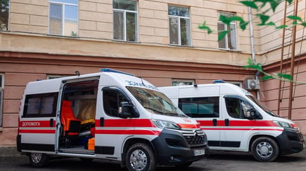 Приехали по вызову, а оказались в ловушке — в Одессе медиков скорой помощи не выпускали из ТЦК - 290x166