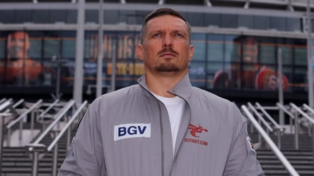 Стало известно, когда WBO решит судьбу Усика - 285x160
