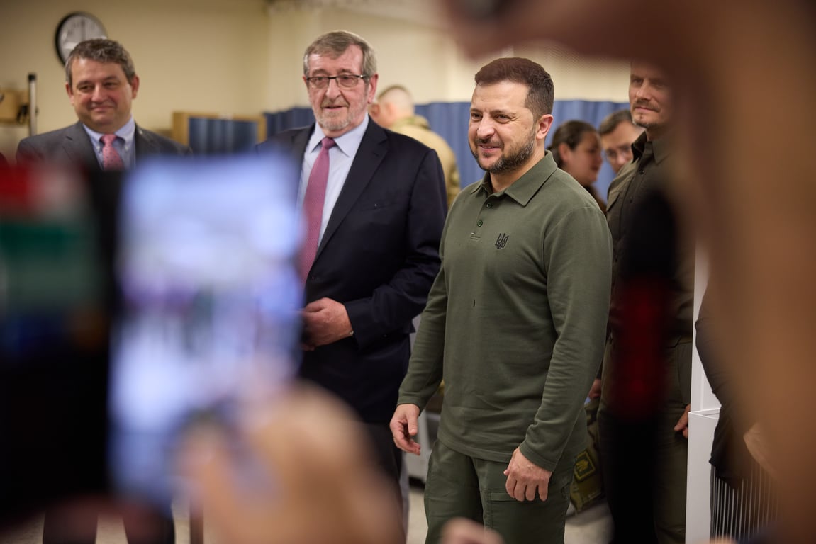 Президент України Володимир Зеленський відвідав поранених українських військових у США