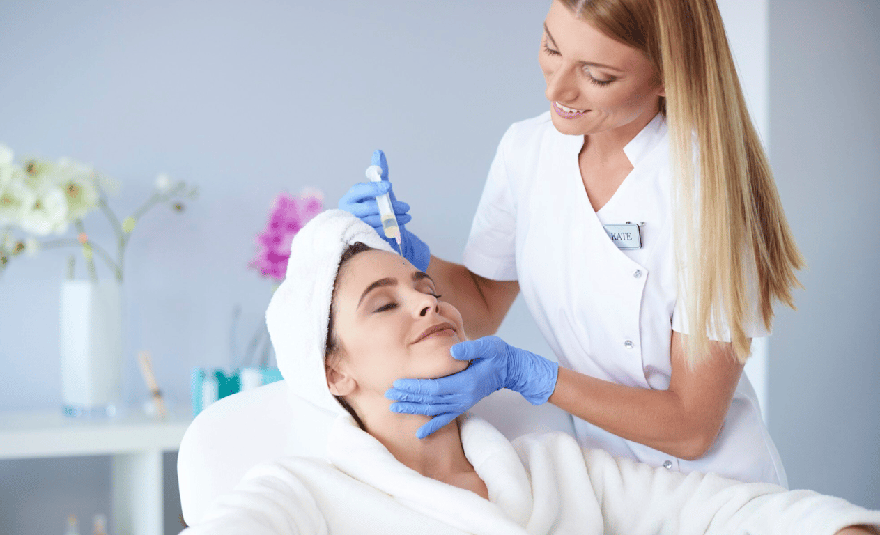 Є різні антивікові процедури, до яких вдається майже кожна