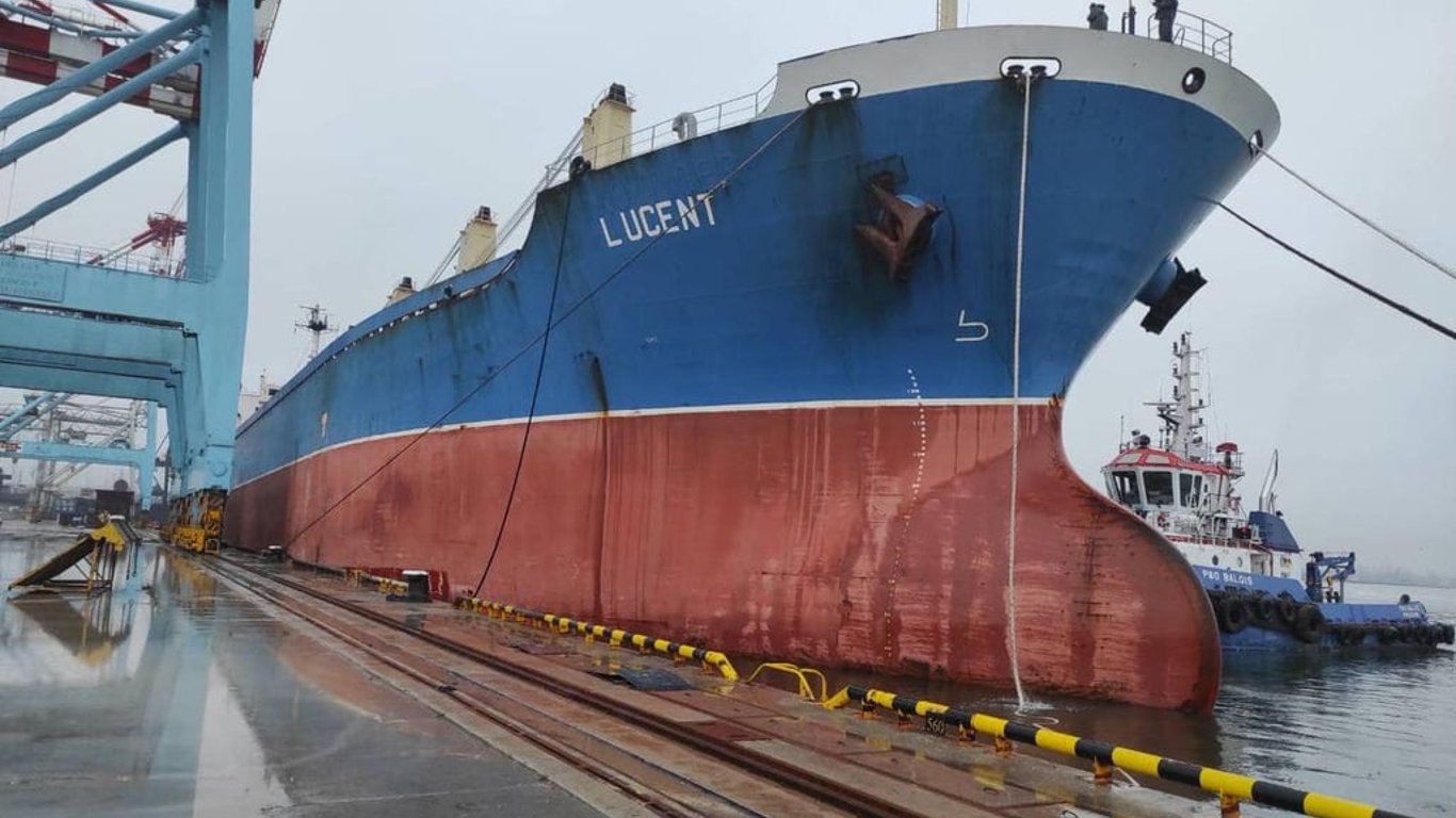 Порти Одещини продовжують експорт вантажів — скільки суден на завантаженні