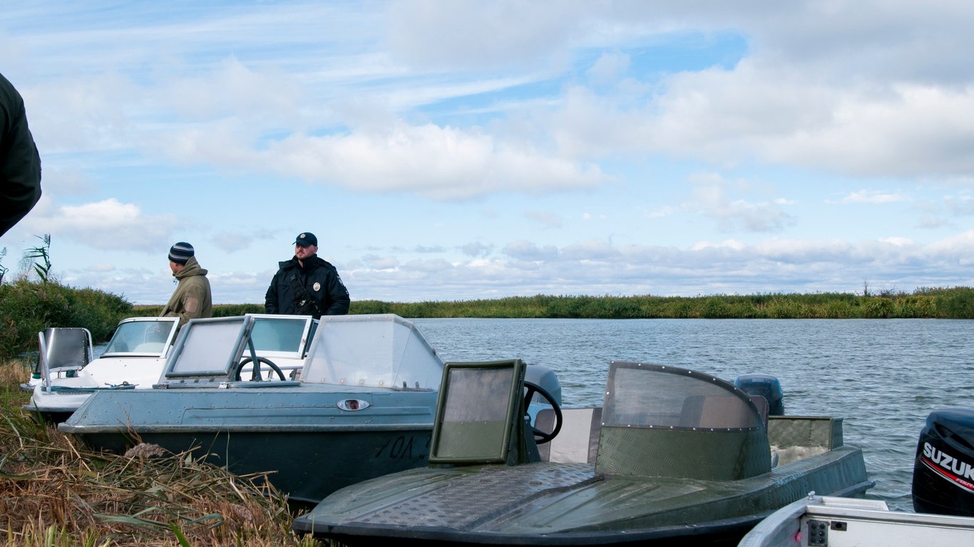 На Одещині двоє рибалок потонули в озері Катрал