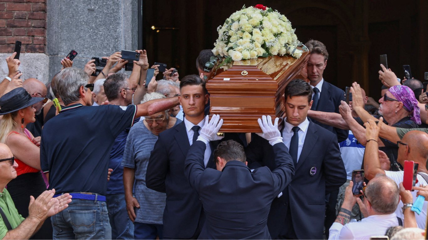В Милане похоронили Тото Кутуньо: фото