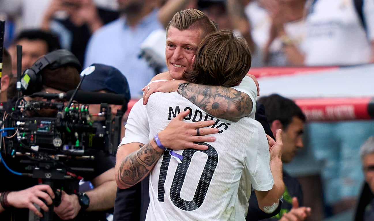 Тони Кроос и Лука Модрич на Сантьяго Бернабеу в мае 2025 года 