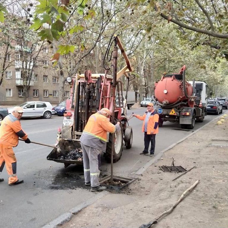 Ремонтні роботи на дорогах Одеси. Фото: КП "Міські дороги"