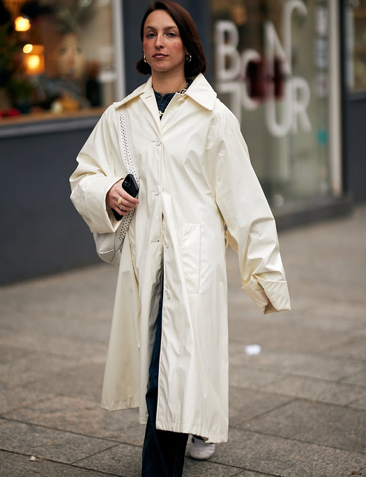 Трендові речі у відтінку cloud dancer