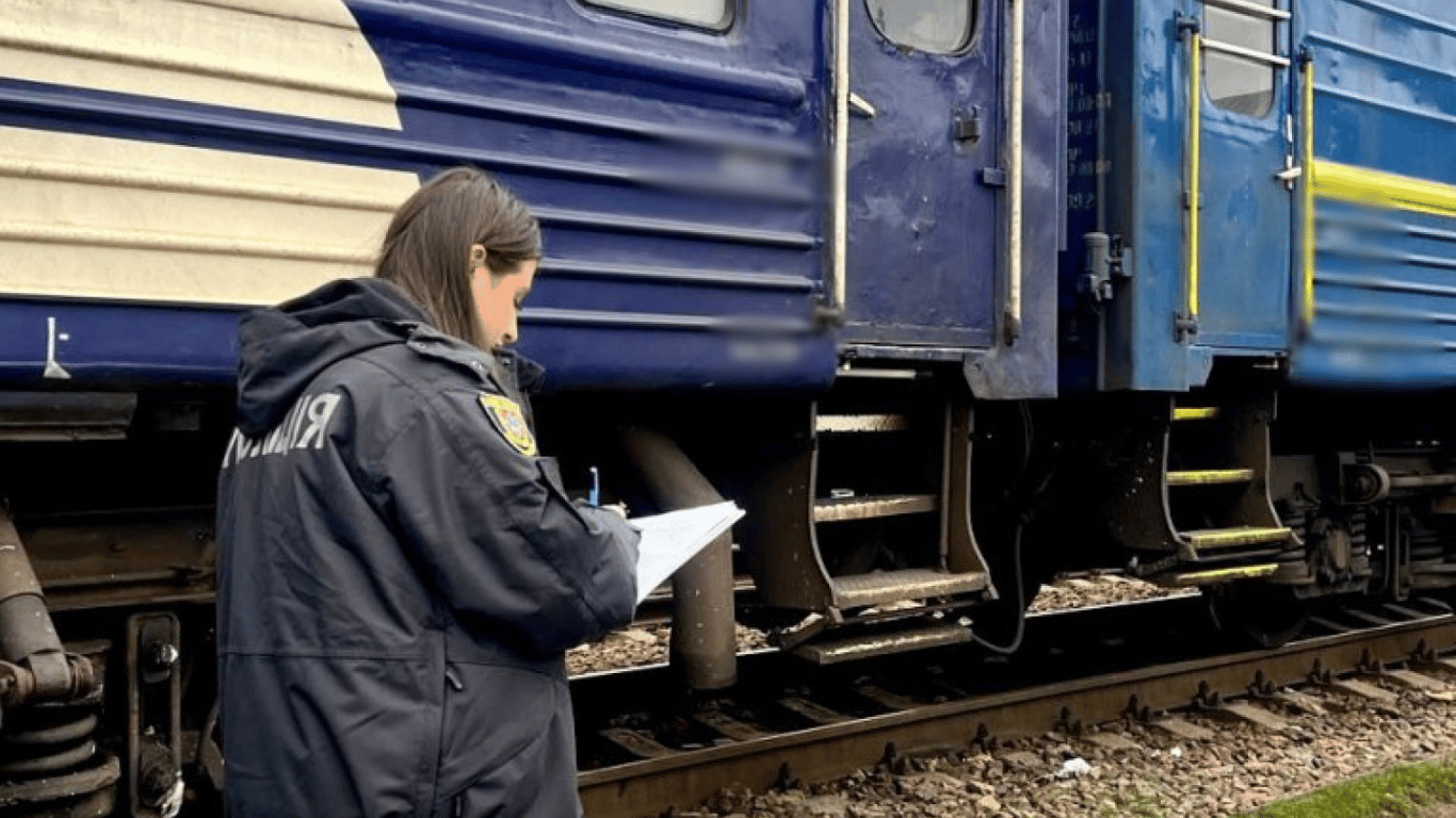 В Одесі 12-річний хлопець заліз на вагон і отримав удар струмом