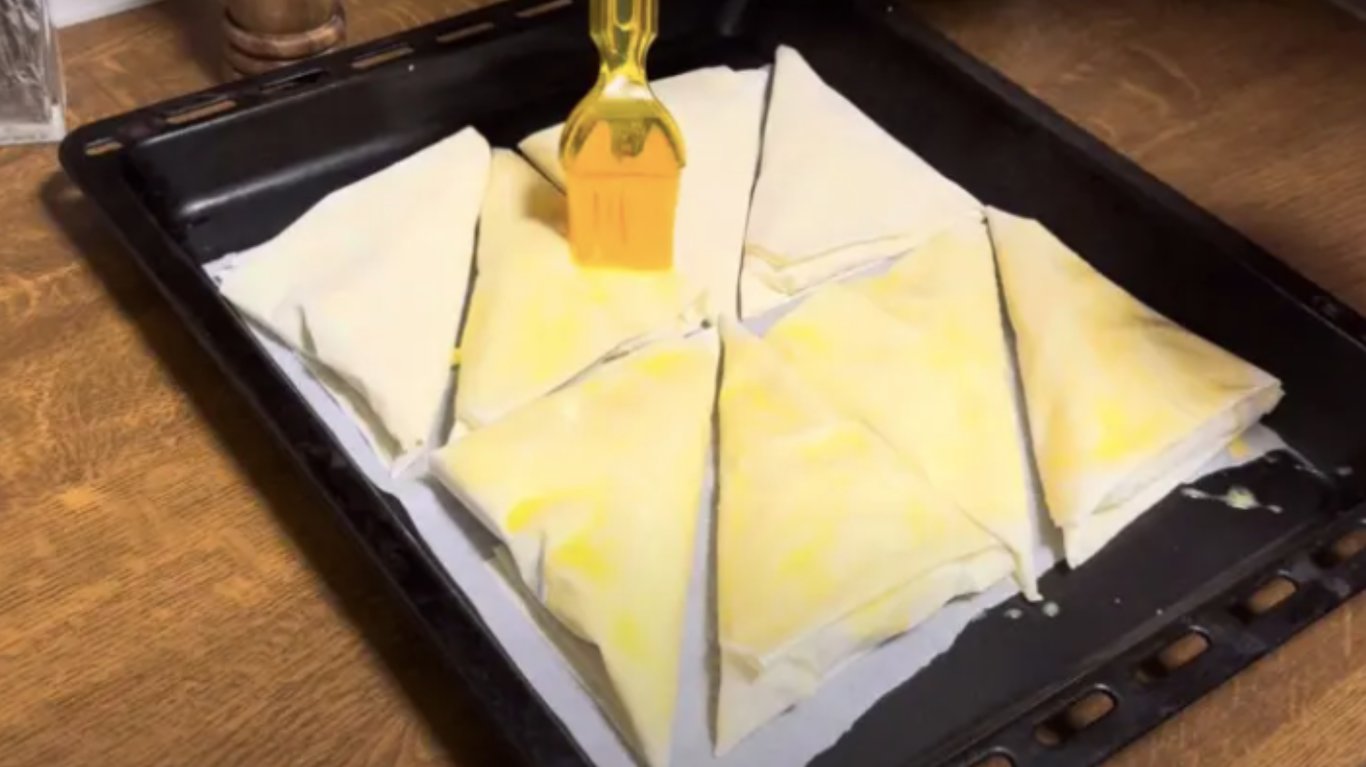 простий рецепт пиріжків з куркою та сиром