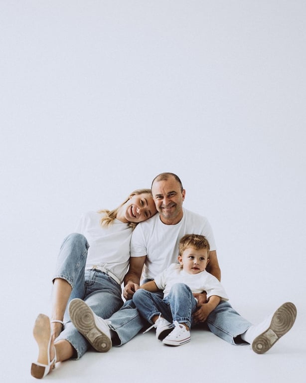 Найдорожчі хлопці: дружина Віктора Павліка замилувала сімейною фотосесією - фото 1