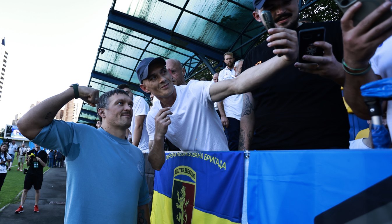 Александр Усик