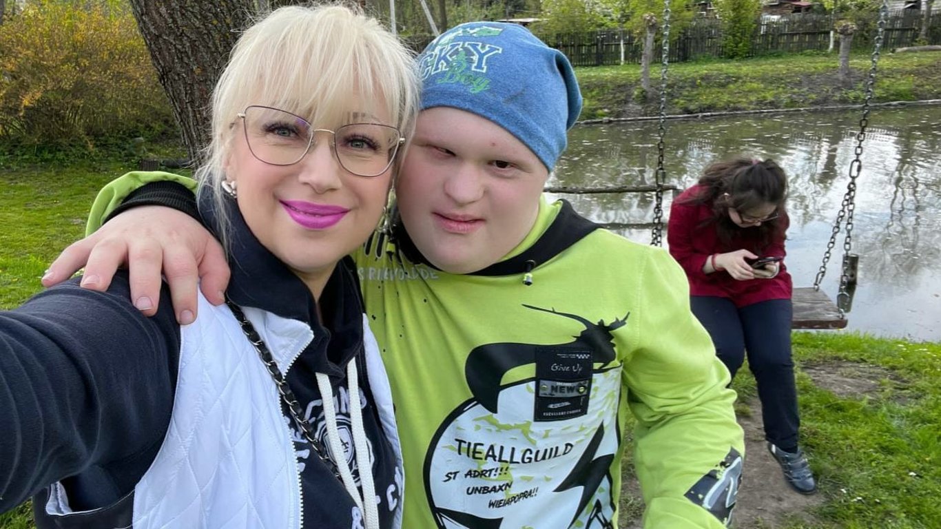 Отказываются ребенка: во Львове мать мальчика с синдромом Дауна обвинила школу в буллинге