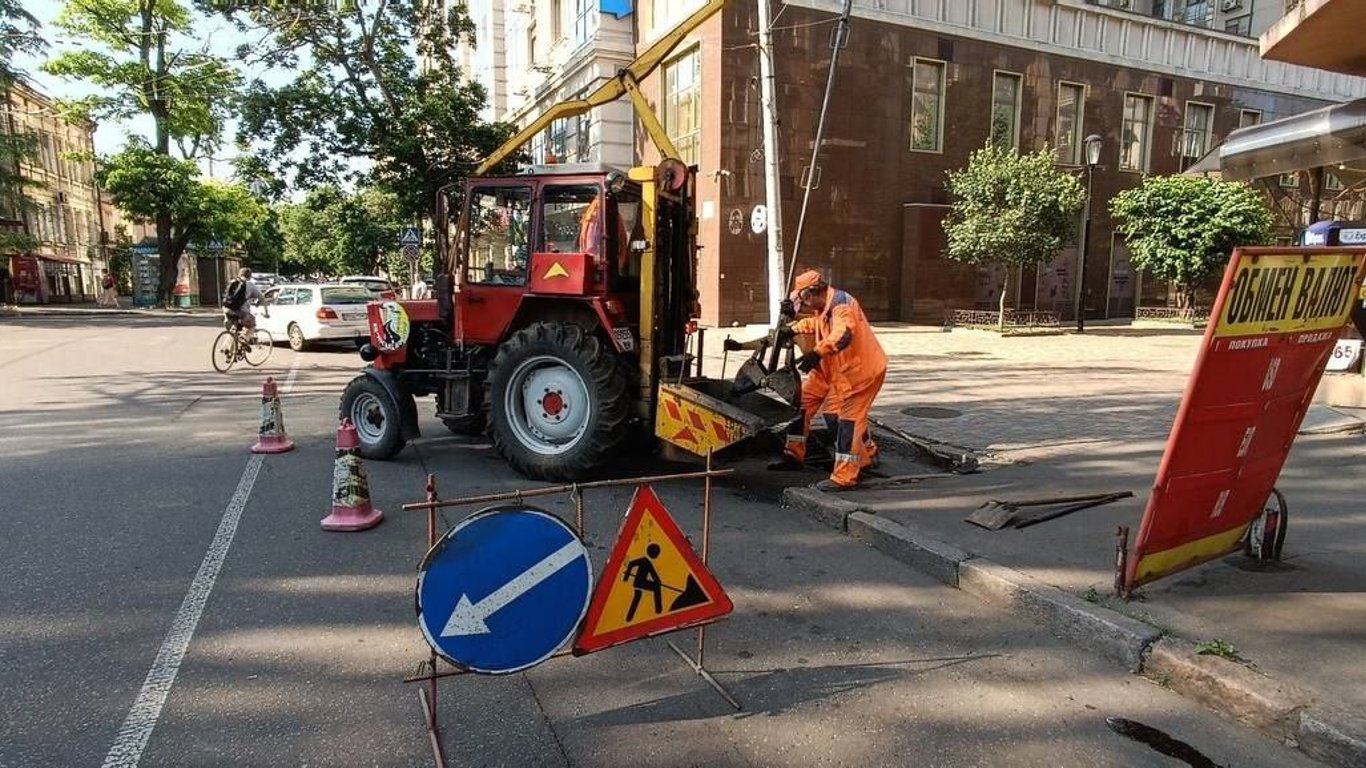 В Одессе ремонтируют с десяток улиц: где лучше объехать