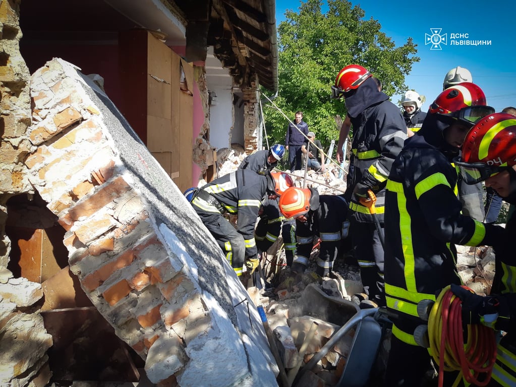 На Львівщині на чотирьохрічну дитину впала стіна будинку - фото 3