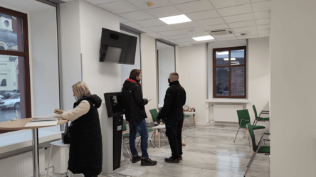 Оформление паспорта за границей — нужен ли ВУД - 285x160