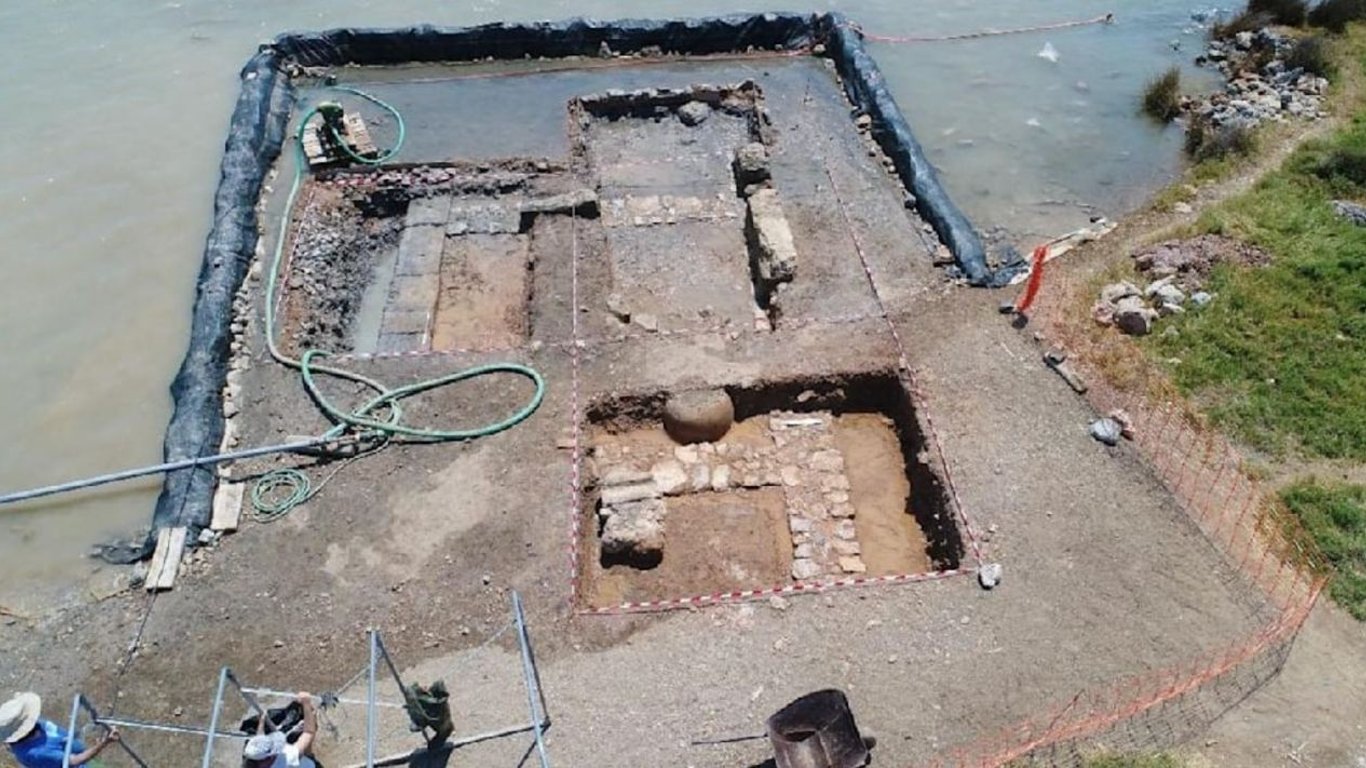 В Греции археологи обнаружили затопленный подземный город — может ли это быть Атлантидой